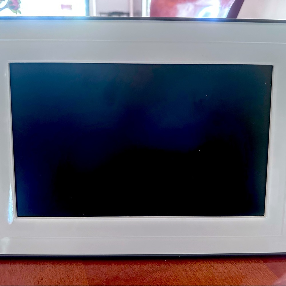 Kodak EasyShare M1020 digital frame